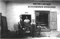"Ladenhaus" bei der Mollner Kirche 1935